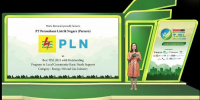 Dukung Pengentasan Kemiskinan, PLN Raih Penghargaan Best TJSL 2021 with Outstanding
