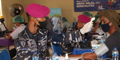 Wujudkan Indonesia Sehat, Pasmar 3 Gencar Laksanakan Serbuan Vaksinasi Maritim