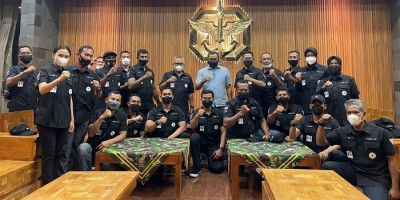 Pesan Penting Danjen Kopassus untuk Para Atlet Terjun Payung Papua Barat