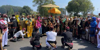 Tujuh Titah Raja dan Sultan Nusantara  Dalam Festival Adat Kerajaan Nusantara Ke-I