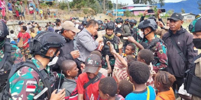 Mayjen TNI Maruli Simanjuntak Kunjungi Prajurit di Daerah Rawan Konflik