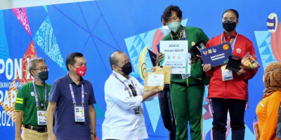 Disaksikan LaNyalla, Atlet Selam Jatim Sabet 3 Emas dan Pecahkan Rekor PON
