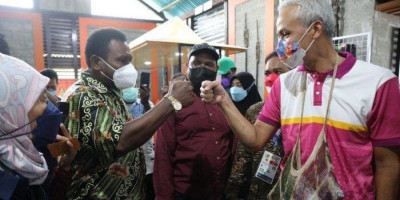 Temu Kangen dengan Ganjar Pranowo, Warga Papua: Sosok Pemimpin yang Rendah Hati, Merakyat dan Sangat Milenial