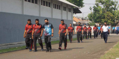 Tingkatkan Imun Tubuh, Kadismat Ajak Anak Buahnya Olahraga