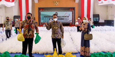 PMI Terdampak Pandemi di Brunei Dapat Bantuan Sembako dari KBRI Bandar Seri Begawan