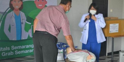 Siloam Hospitals Semarang Gelar Pelatihan Penanganan Lakalantas untuk Pengemudi Online