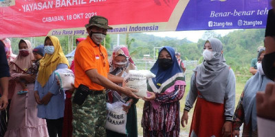 Paguyuban Slawi & Bakrie Amanah Gelar Bakti Sosial di Tegal