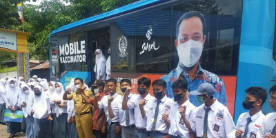 Kebut Vaksinasi, Mobile Vaccinator Sasar 1.150 Pelajar di Maros