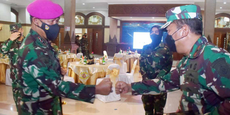 Dankormar Dampingi Kasal Berikan Pembekalan Kepada Siswa Diktukpa dan Diktukpakat TNI AL 