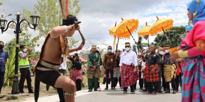 Ketua DPD RI Sayangkan Ketidakhadiran Bupati pada Acara Adat dan Budaya Kerajaan Mempawah
