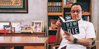 Anies Baswedan dan Haji Lulung Diganjar Jadi Tokoh Adat Betawi