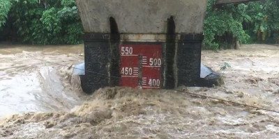 Tinggi Muka Air di Angke Hulu Siaga 3, Warga Jakarta Diminta Waspada Banjir