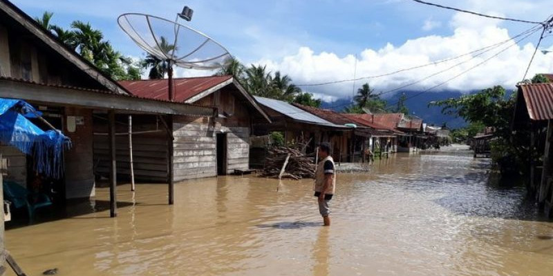 Banjir hingga 3 Meter di Sintang, 2 Warga Meninggal Dunia dan 87.496 Jiwa Terdampak