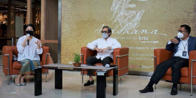 Proyek KRTA Hadirkan Produk Fesyen Modern Dari Kain Tradisional Indonesia 