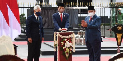 Resmikan Tugu Api Semangat Indonesia Merdeka, Jokowi: Warisi Apinya, Jangan Abunya