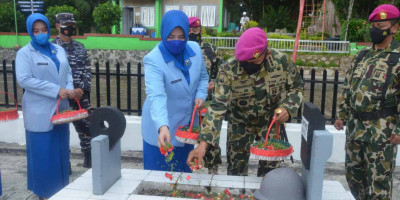 Sambut Hut Korps Marinir ke-76, Lanmar Jakarta Laksanakan Ziarah Di Kuningan