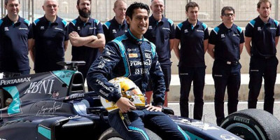 Ditantang Jokowi Tampil di Formula E Tahun Depan, Sean Gelael Hanya Tertawa