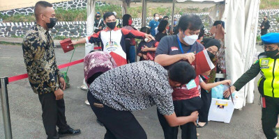 Partisipasi Aktif Kodam XVII/Cenderawasih Dalam Suksesnya Penutupan Peparnas XVI Papua 