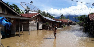 Jokowi Kirim Paket Bantuan untuk Korban Banjir Sintang, Sebegini Jumlah dan Isinya