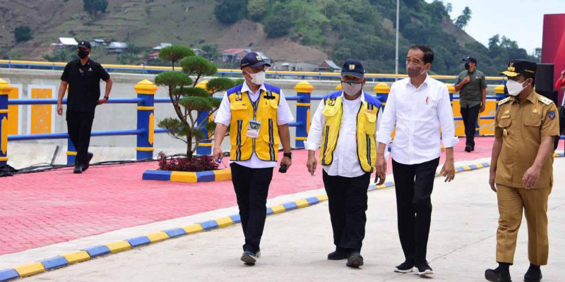 Menteri Basuki Dampingi Presiden Jokowi Resmikan Bendungan Multifungsi Karalloe