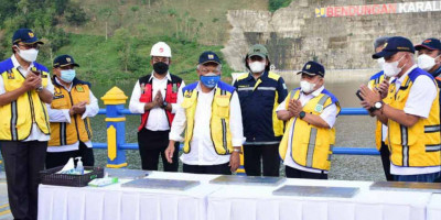 Tingkatkan Layanan Publik di Sulsel, Menteri Basuki Tandatangani 7 Prasasti Infrastruktur