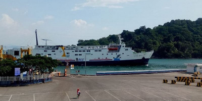 Dua Kapal Feri Tabrakan di Merak, Lambung Sampai Penyok