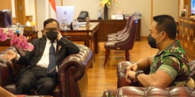 Mahfud Jelaskan Penanganan Papua di Depan Panglima TNI: Bukan Senjata tapi Kesejahteraan
