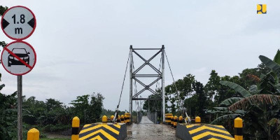 Kementerian PUPR Selesaikan Jembatan Gantung Makammu II di Takala