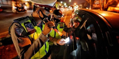 Mulai Malam Ini, Polisi Sekat Ruas Jalan Masuk ke Jakarta