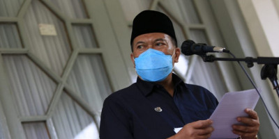 Breaking News: Terjatuh Saat Akan Mengisi Khutbah Jumat, Wali Kota Bandung Meninggal Dunia