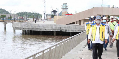 Tinjau Penataan Kawasan Pantai Marina Labuan Bajo, Menteri Basuki Tekankan Pentingnya Kualitas