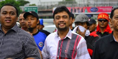 Seluruh Gubernur di Indonesia Didesak Ikuti Jejak Anies Revisi UMP