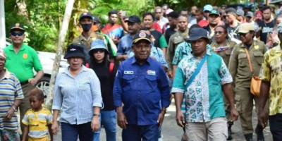 Pendekatan Budaya, Bupati Jayapura Mathius Awoitauw Dapat Apresiasi