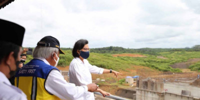 Tinjau Bendungan Sepaku Semoi Bersama Menkeu Sri Mulyani, Menteri Basuki Pesan Agar Selesai Tepat Waktu