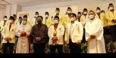 Pemimpin adalah Pelayan dan Harus Siap Bergandengan dengan Semua Elemen Bangsa