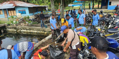 Lanud Silas Papare Kerahkan Personel Bantu Pemulihan Dermaga Pantai Yahim