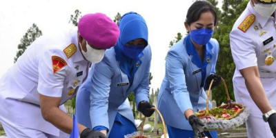 Wadankormar Hadiri Upacara Ziarah Dalam Rangka Hari Dharma Samudera TNI AL