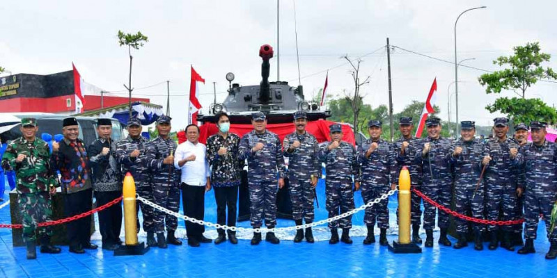 Dankormar Hadiri Peresmian Monumen TNI AL Di Madiun