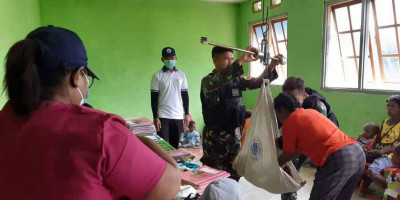 Anak-Anak Sehat Dan Kuat, Satgas Yonif 126/KC Gandeng Puskesmas Model Laksanakan Pelayanan Posyandu