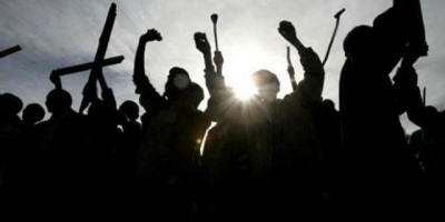 Kericuhan di Kota Sorong Papua Barat: Parang, Panah dan Molotov Beterbangan