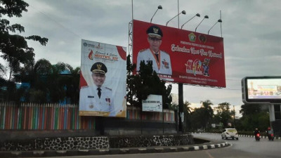 Di Kendari Puluhan Baliho Kepala Daerah Sambut Kedatangan Peserta HPN 2022
