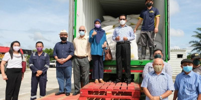 52 Ton Pakan Ternak Asal Indonesia Mendarat di Brunei Darussalam