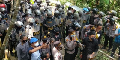 10 Truk Polisi Disebut Kembali Masuk Desa Wadas, Paksa Warga Teken Persetujuan Tambang dan Buat Suasana Mencekam