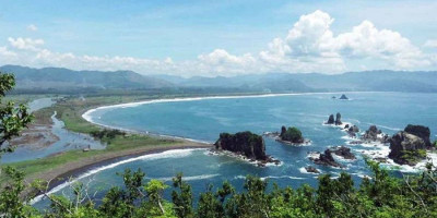 Gelar Ritual di Pantai Payangan, 20 Orang Terseret Ombak dan Hilang