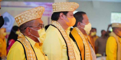 ARB Pasang Badan, Siap Hadapi Siapa pun Penentang Airlangga Hartarto