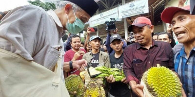 Ganjar Disuguhi Duren hingga Petai di Desa Wadas, Bakal Kembali Lagi untuk Menginap