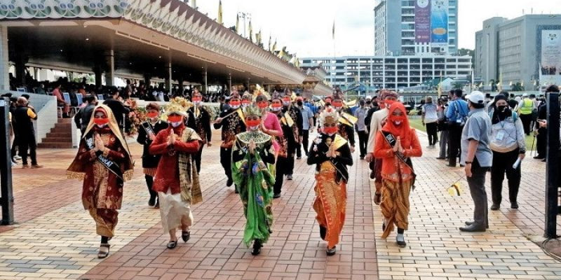 Warna-Warni Budaya Indonesia dalam Perayaan Hari Kebangsaan ke-38 Brunei Darussalam