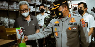 Pastikan Ketersediaan Minyak Goreng, Polres dan Pemkot Blitar Gelar Operasi Pasar