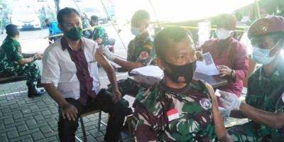 Rumkitalmar Ewa Pangalila Laksanakan Kegiatan Vaksinasi
