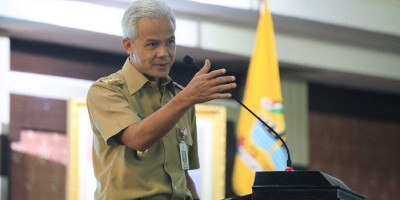 Ganjar Pranowo Akan Cukur Habis Rambut Putihnya
